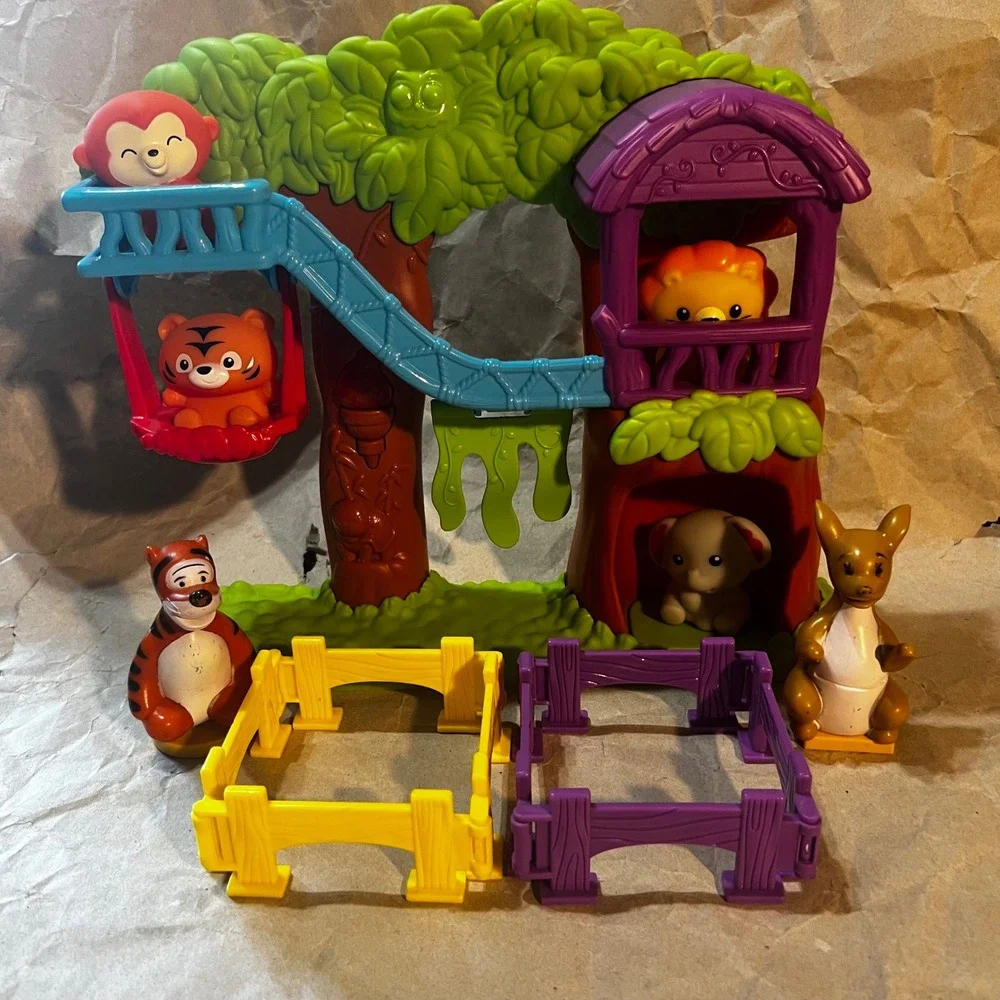 Kid Connection Zoo Play Set Jungle Treehouse with 8 Animal Figures